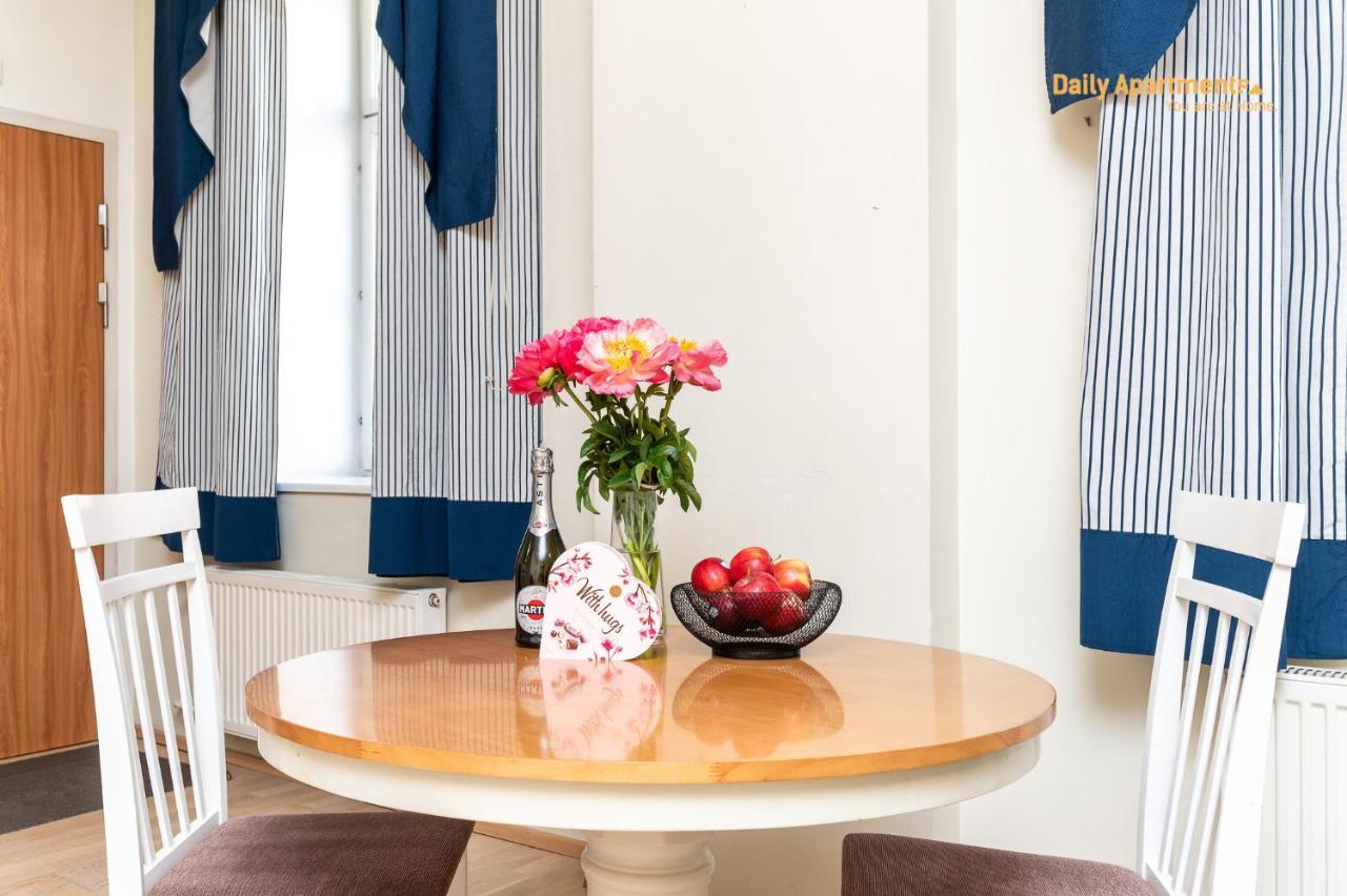 Daily Apartments - Apartment With Bath Tallinn Ngoại thất bức ảnh